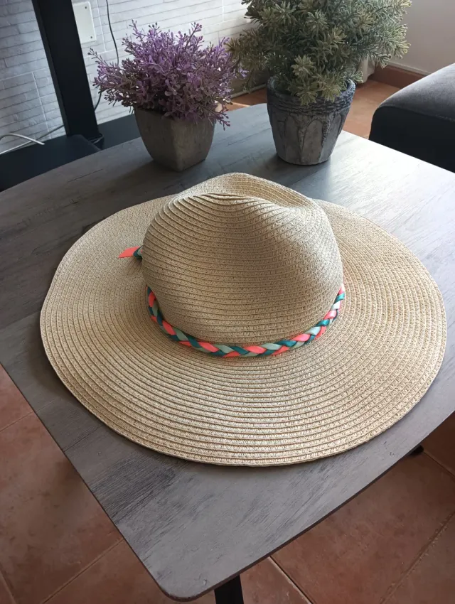 Pamela Cacharel Beige