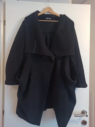 Cappottino nero taglio asimmetrico tg 48