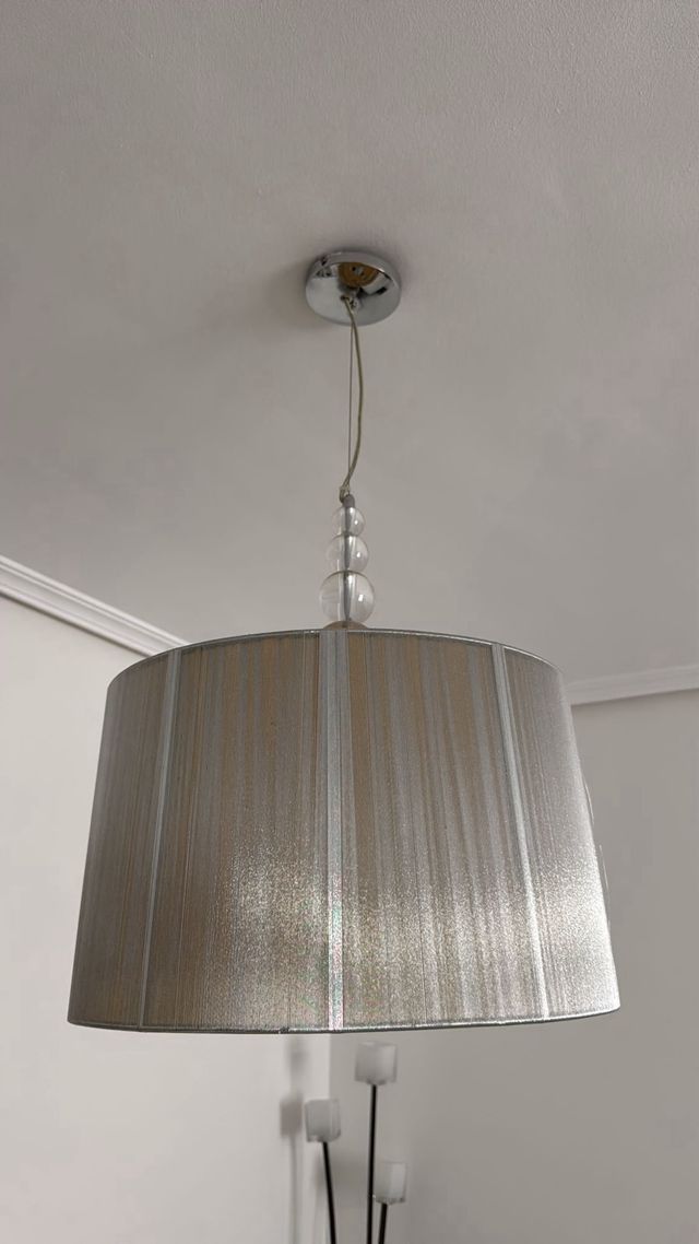 Lámpara de diseño moderno gris plata