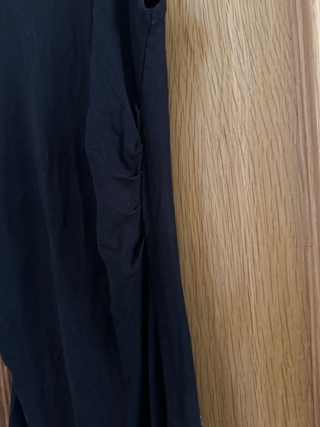 Vestido negro largo con abertura