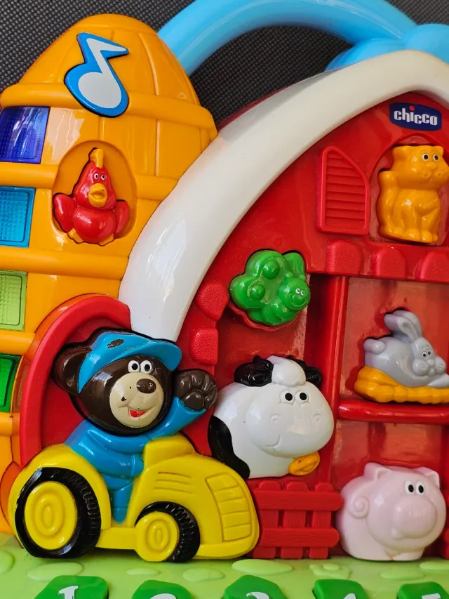 Granja sonora bilingüe Chicco