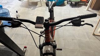 Bicicleta de montaña naranja