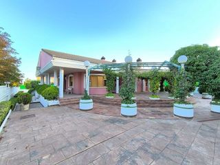 Chalet en venta en Caudete