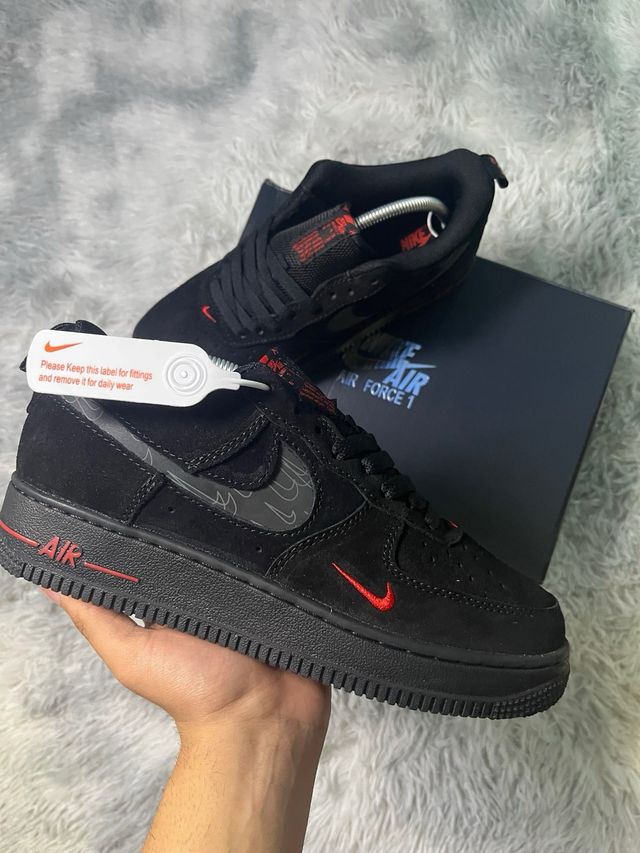 Nike Air Force 1 '07 LV8 Negro/Rojo
