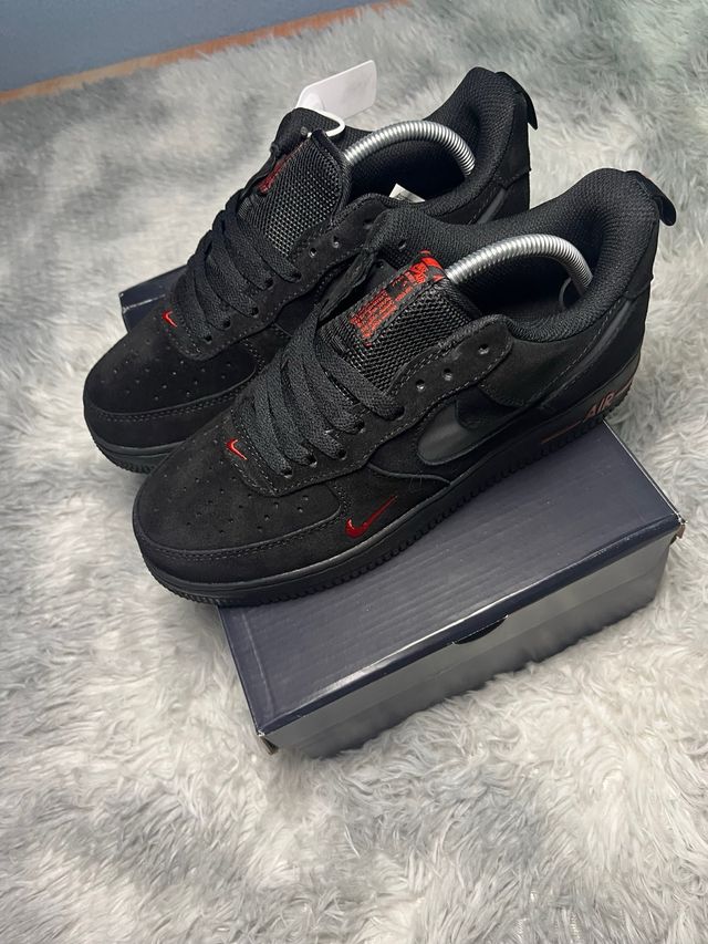 Nike Air Force 1 '07 LV8 Negro/Rojo
