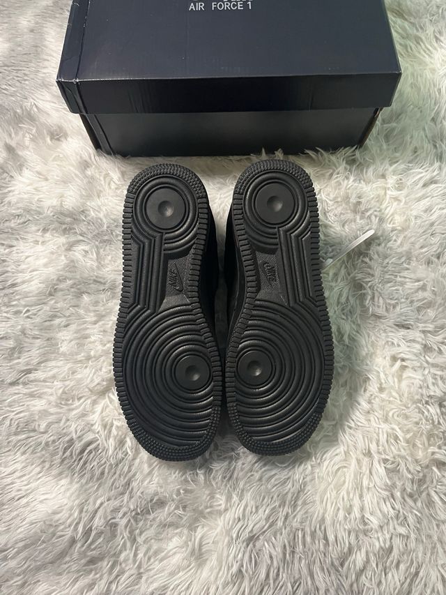 Nike Air Force 1 '07 LV8 Negro/Rojo