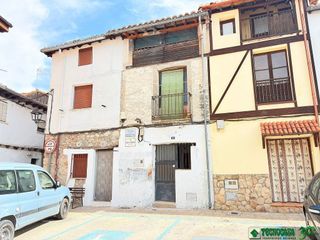 Casa adosada en venta en Candeleda