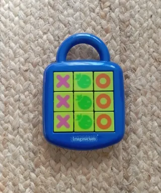 Juguetes: Lunnis, Micrófono y Tres en Raya