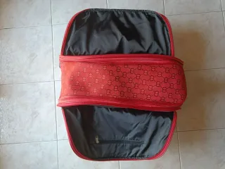 Trolley rosso fantasia monogram / ruote e manico