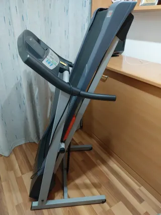 Bicicleta Estática Blanca y cinta correr weslo gym