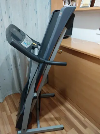 Bicicleta Estática Blanca y cinta correr weslo gym