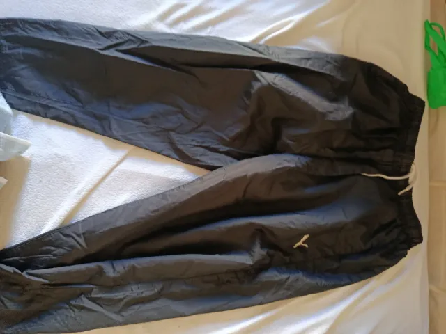 Pantalón deportivo Puma negro