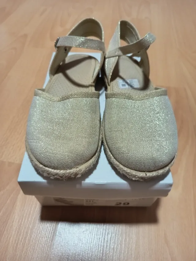 Espardeñas doradas niña talla 29