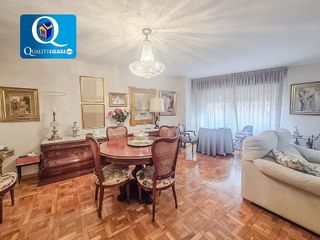 Piso en venta en Ensanche - Diputación en Alicante