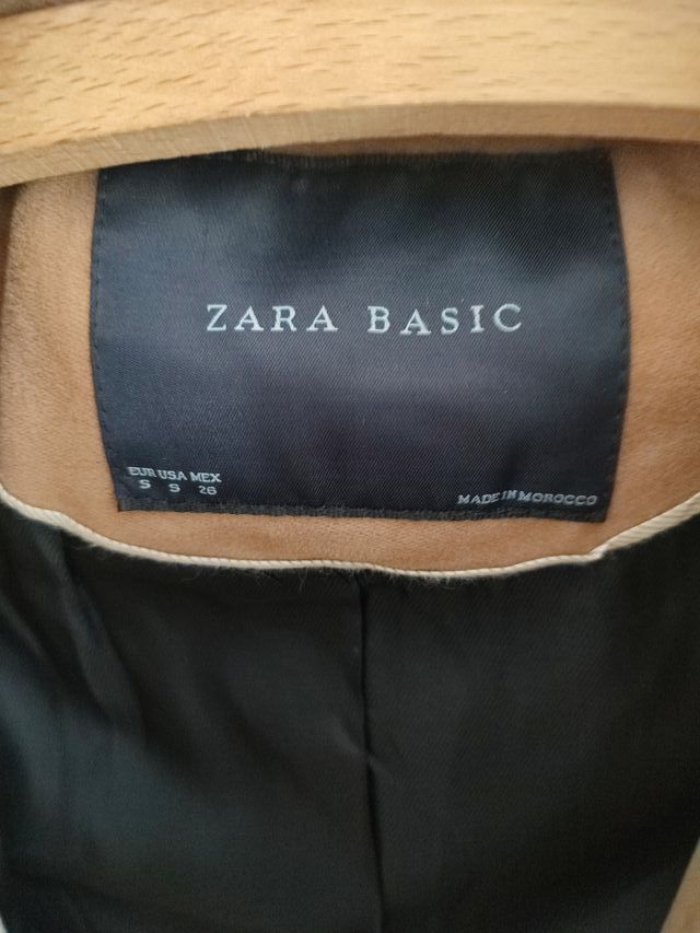 Abrigo camel estilo militar