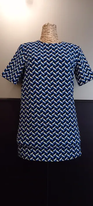 Abito corto fantasia geometrica