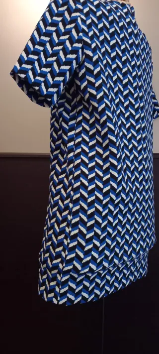 Abito corto fantasia geometrica