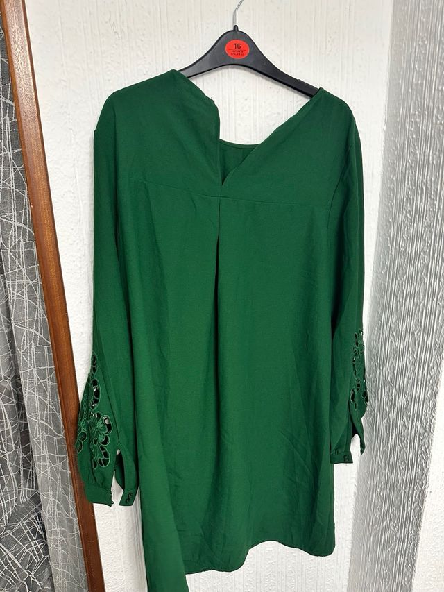 Vestido verde H&M con manga acampanada