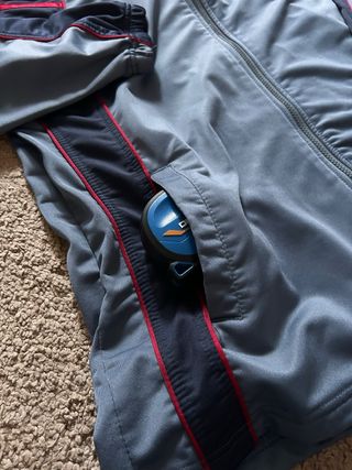 Vintage tuta sportiva grigia e rossa