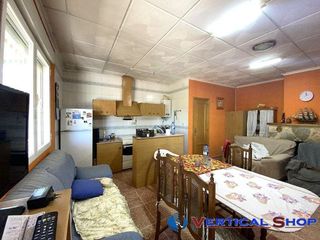 Chalet en venta en Caudete