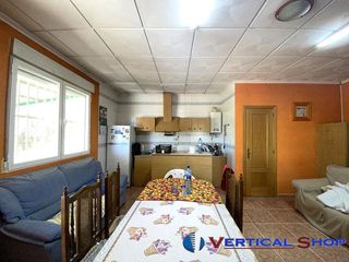 Chalet en venta en Caudete