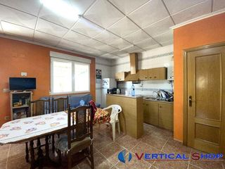 Chalet en venta en Caudete