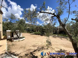 Chalet en venta en Caudete