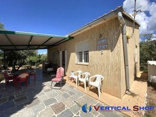 Chalet en venta en Caudete