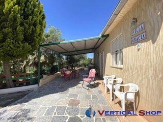 Chalet en venta en Caudete