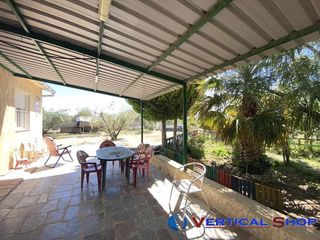 Chalet en venta en Caudete