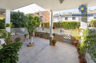 Casa adosada en venta en Atarfe