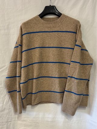 Jersey de rayas beige y azul