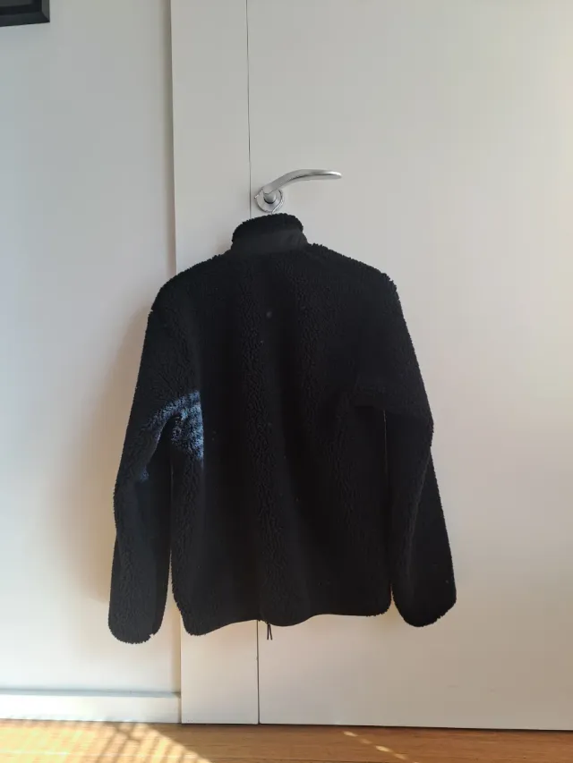 Chaqueta forro polar negra