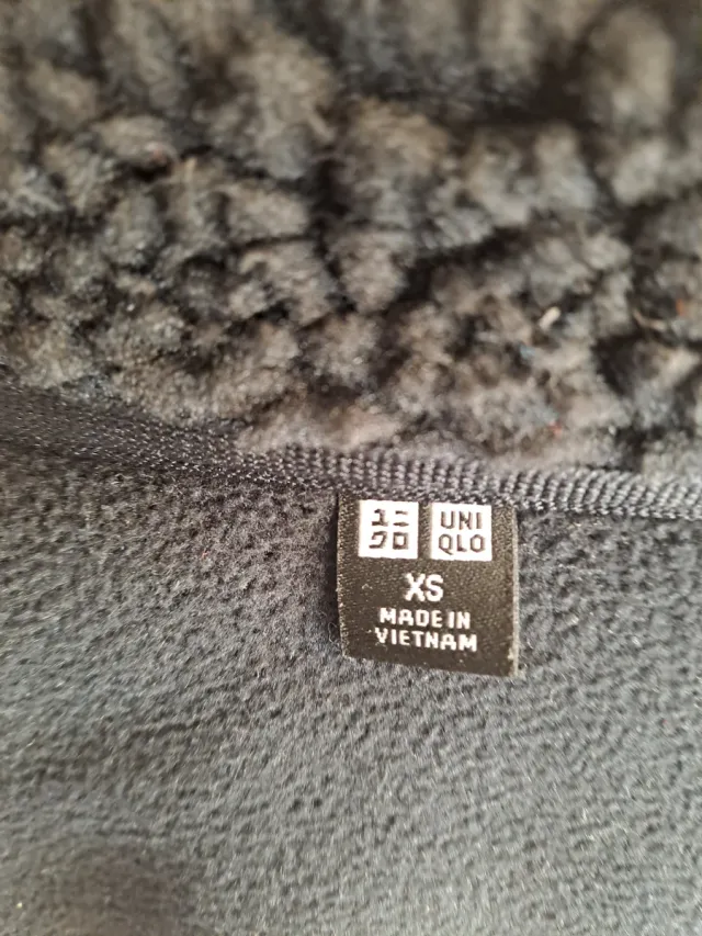 Chaqueta forro polar negra