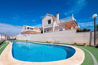 Casa en venta en Playa de los Locos en Torrevieja