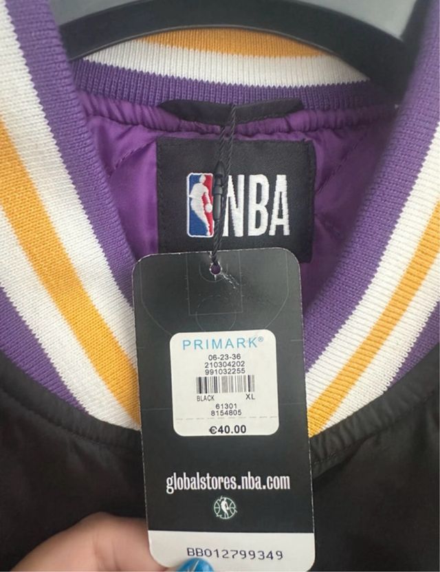 Chaqueta Bomber Lakers Negra y Morada
