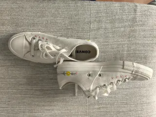 Zapatillas Converse bordadas T.39.5
