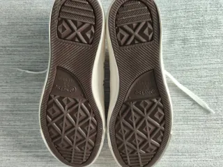 Zapatillas Converse bordadas T.39.5