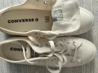 Zapatillas Converse bordadas T.39.5