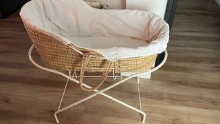 Moisés capazo con patas plegables