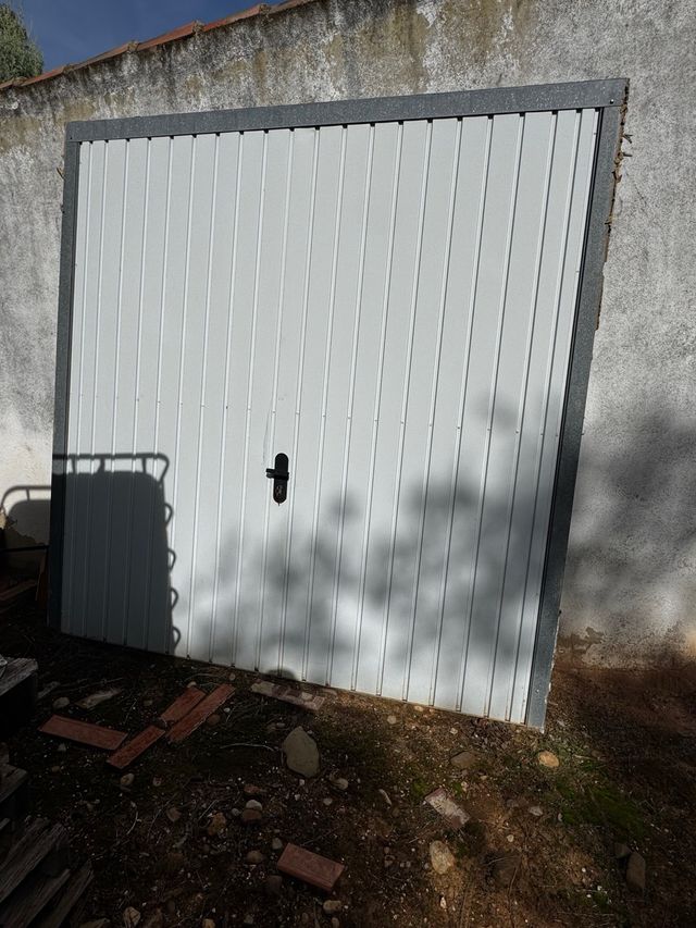 Puerta de garaje metálica