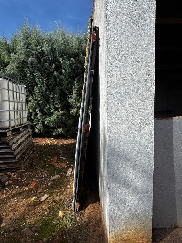 Puerta de garaje metálica