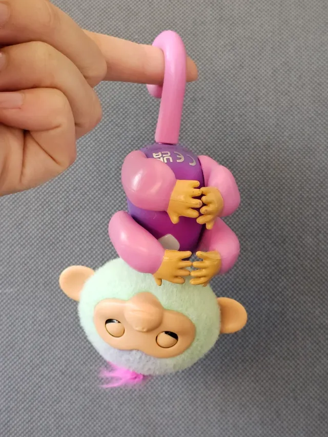 Mono Fingerlings interactivo