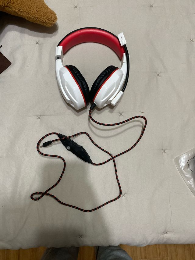 Cascos Gaming con Cable Blancos y Rojos