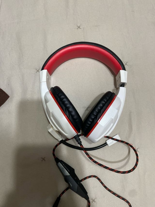 Cascos Gaming con Cable Blancos y Rojos