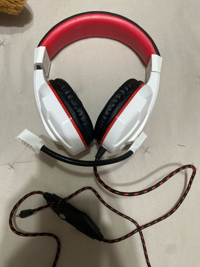 Cascos Gaming con Cable Blancos y Rojos