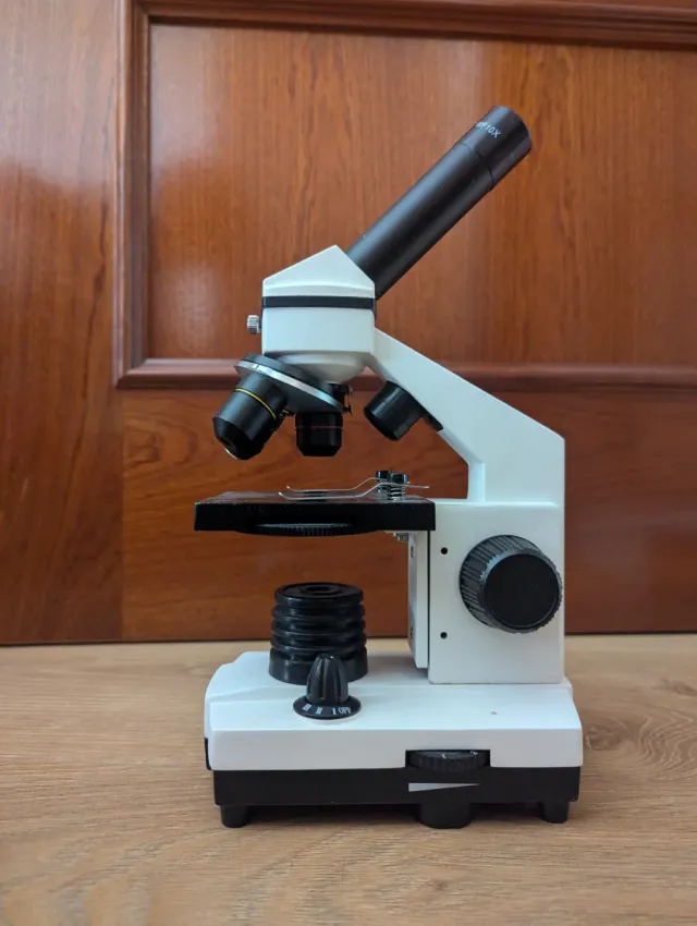 Microscopio 40X-400X