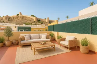 CASA CON VISTAS A LA ALCAZABA