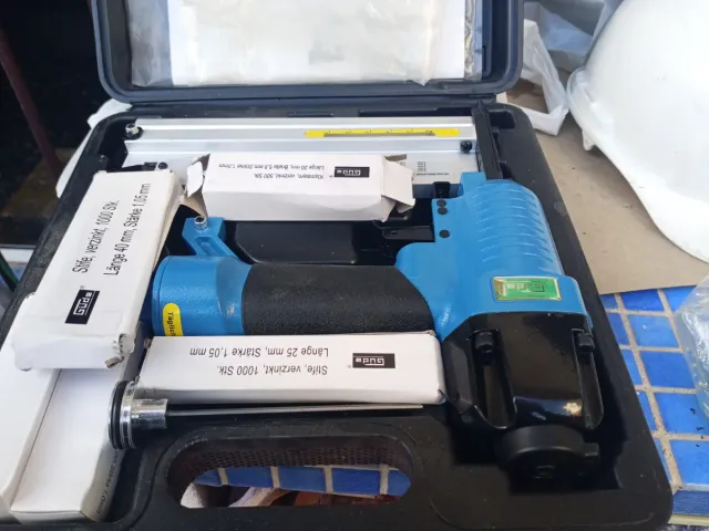 Pistola Clavos Neumática Güde 12-TLG.