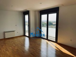 Piso en venta en Hermanos Falcó - Sepulcro Bolera en Albacete